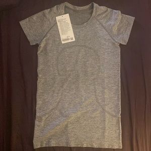 Lululemon Swiftly Tech 2.0 short sleeve size 6